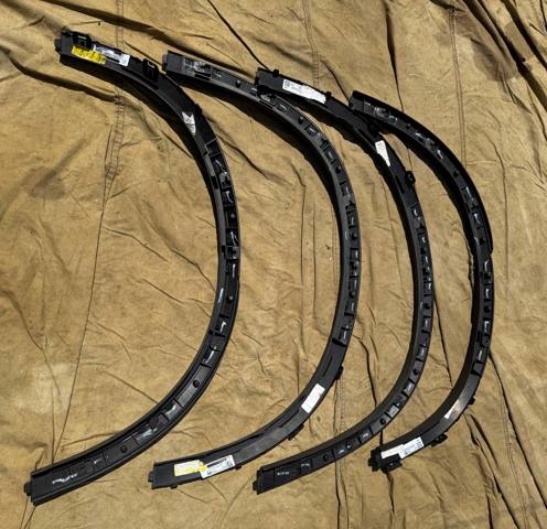 51777468828 BMW Расширитель (накладка) арки заднего крыла правый купить в Чернигов