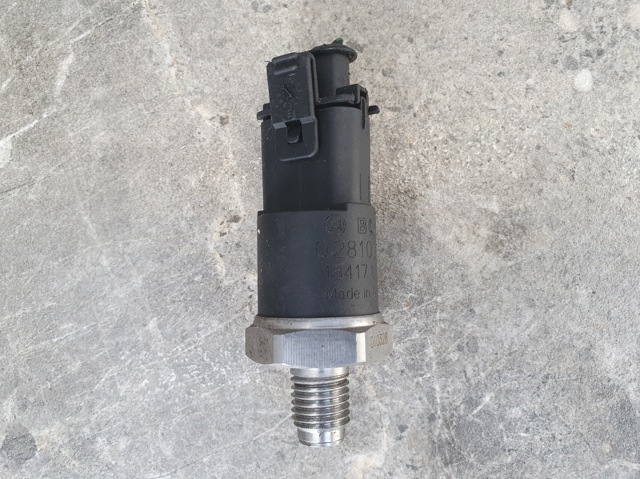 0281002405 BOSCH Датчик давления топлива купить в Одесса