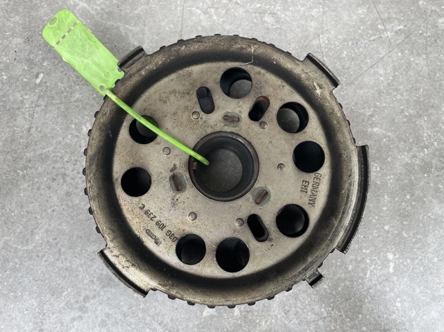 Фланец шестерни распредвала 03G109239C VAG