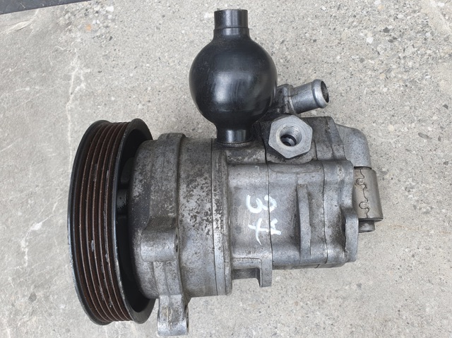Насос рулевого механизма 32416761414 BMW