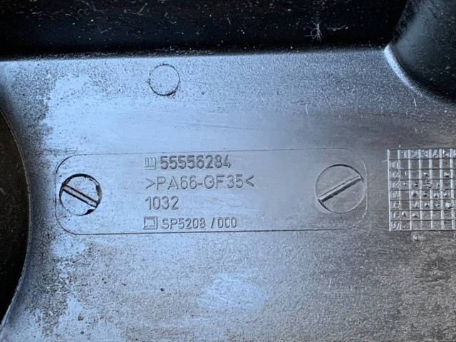 Крышка клапанов 55556284 GM