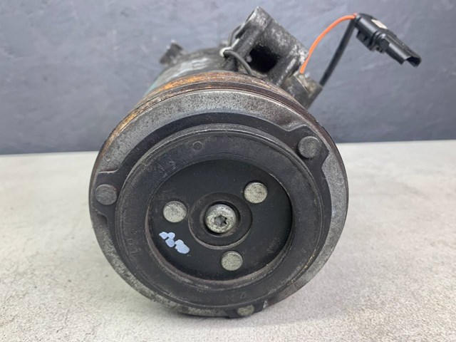 Компрессор климатической установки 64529182794 BMW