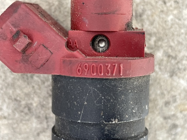Форсунка дизельная в сборе 6900371 VOLVO