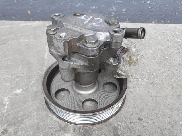 Насос гидроусилителя руля (ГУР) 8E0145153D VAG
