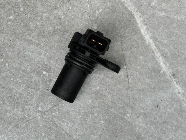 Датчик оборотов распредвала Форд Скорпио 1