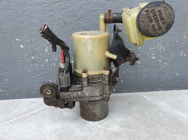 Насос рулевого механизма BR5V32600A MAZDA