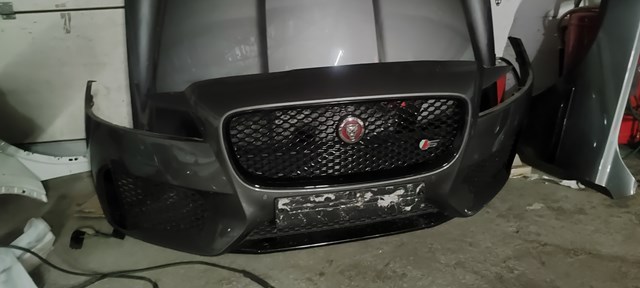 Эмблема на решетку радиатора C2D45429 JAGUAR