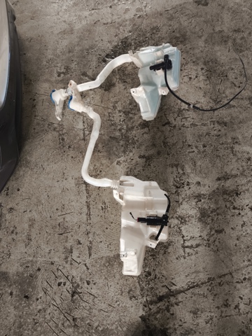 Горловина бачка омывателя LR025825 LAND ROVER