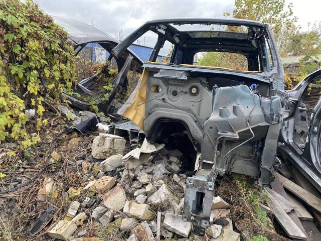 Крыло заднее левое LR036413 LAND ROVER