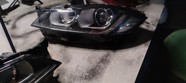 JAGUAR T2H1088 Правая фара в наличии Черкассы