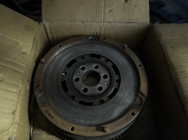 Маховик с зубчатым ободом 7512693 BMW