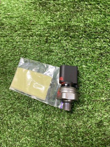 Датчик давления топлива 03C906051A VAG