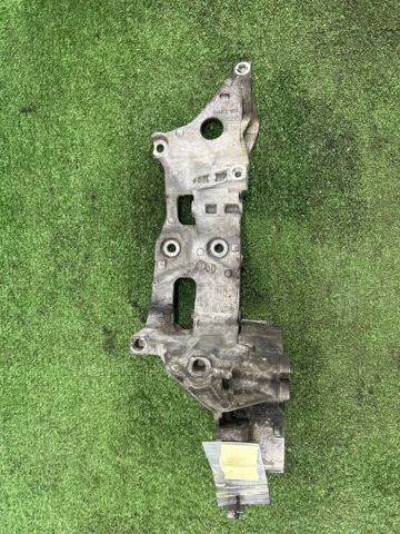 Кронштейн крепления генератора 04L903143B VAG