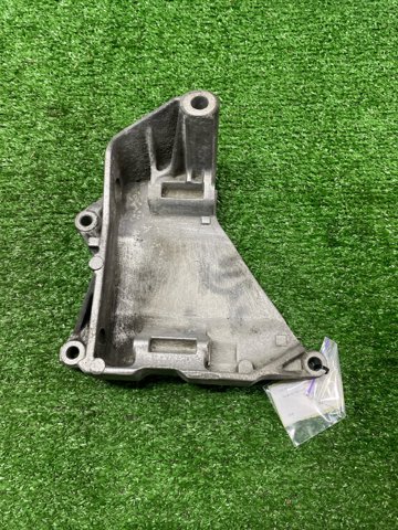 Крепление генератора Volkswagen Transporter T5