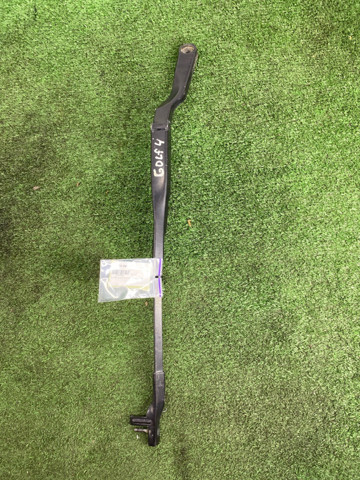 Рычаг-поводок дворника лобового стекла Volkswagen Golf 4