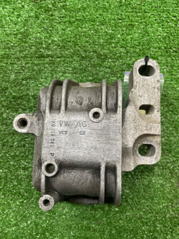 Подушка мотора правая 1K0199262P VAG