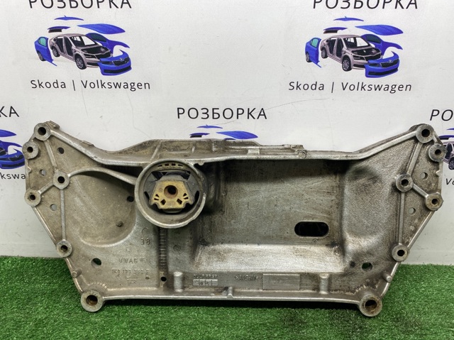Нижняя опора двигателя 1K0199369F VAG