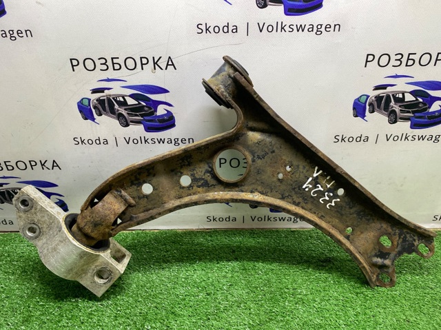 Рычаг передний нижний левый 1K0407151BC VAG
