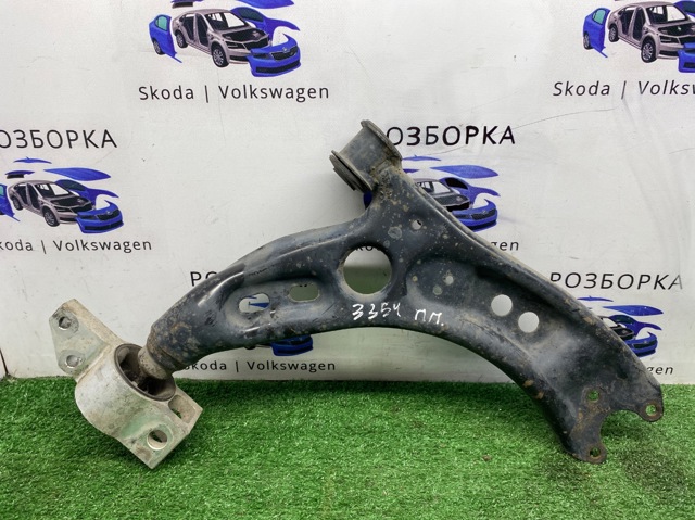 Правый рычаг передней нижней подвески 1K0407152BC VAG