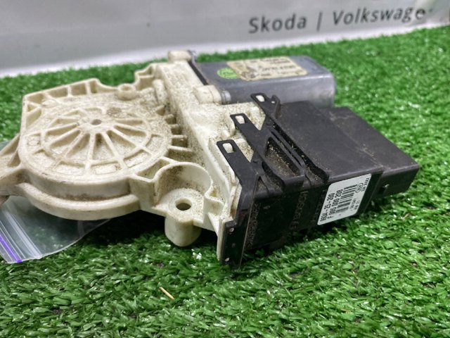 VAG 1K0959704F Мотор стеклоподъемника двери задней правой в наличии Запорожье