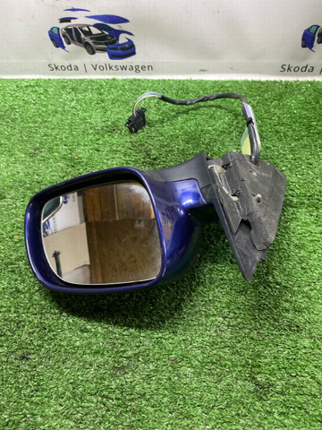 Уплотнитель зеркала к двери правый 3B0857934 VAG