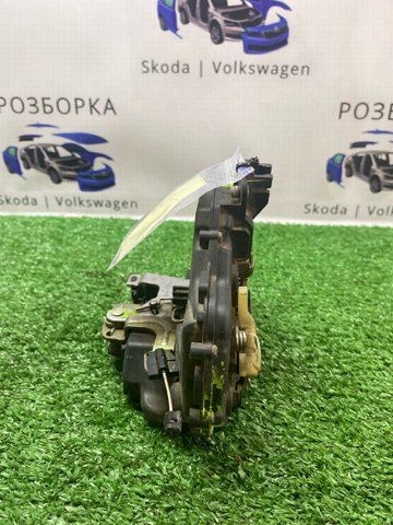 Замок задней двери, левой 3B4839015A VAG