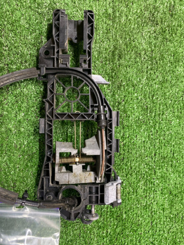 Держатель наружной ручки двери, передней правой 3C0837886G VAG