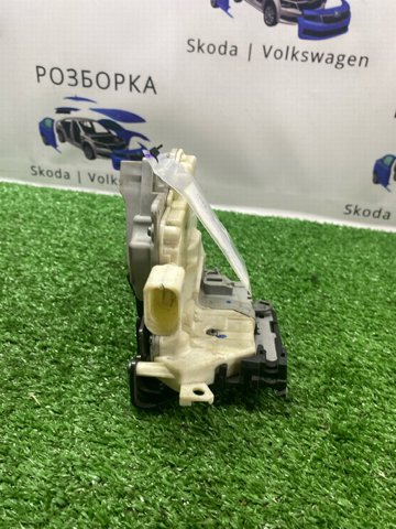 Замок задней левой двери 3C4839015B VAG