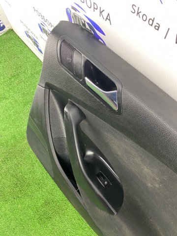 3C9867212 VAG Обшивка (облицовка) внутренняя двери задней правой купить в Киев