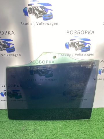Стекло заднее левое 3T5845205 VAG
