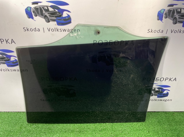 Стекло заднее правое 3T5845206 VAG