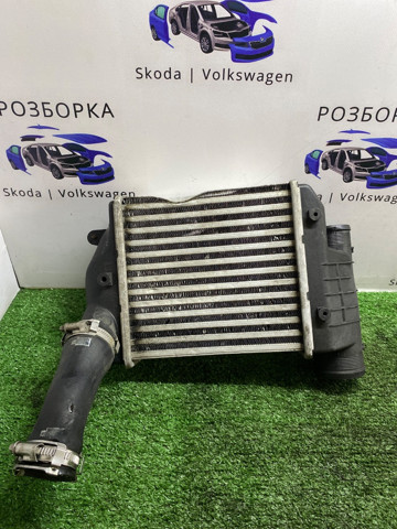 Охладитель наддувочного воздуха 4F0145805AF VAG