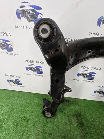 Балка крепления коробки передач 4F0399313AE VAG