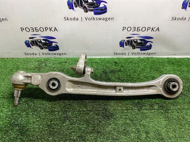 Нижний рычаг передней подвески левый/правый 4F0407151A VAG