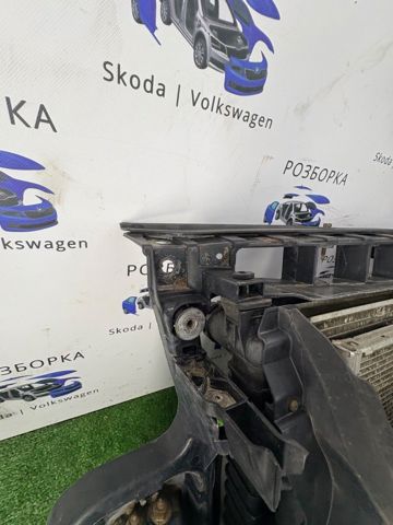 Суппорт радиатора в сборе 4F0805594C VAG