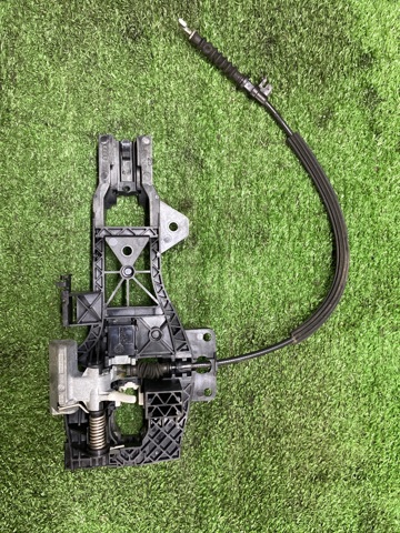 Держатель наружной ручки двери, задней левой 4L0839885H VAG