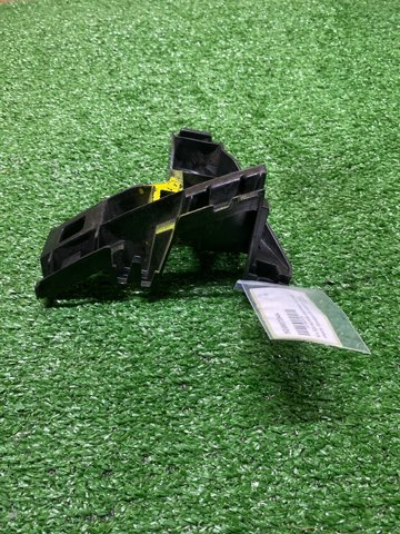 Кронштейн бампера заднего, правый 5G6807394A VAG