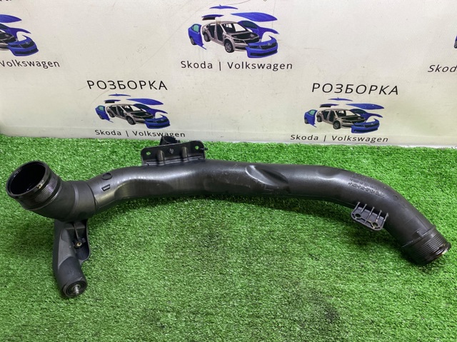Патрубок интеркуллера 5N0145840G VAG