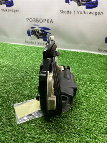 Замок задней двери, правой 5N0839016J VAG