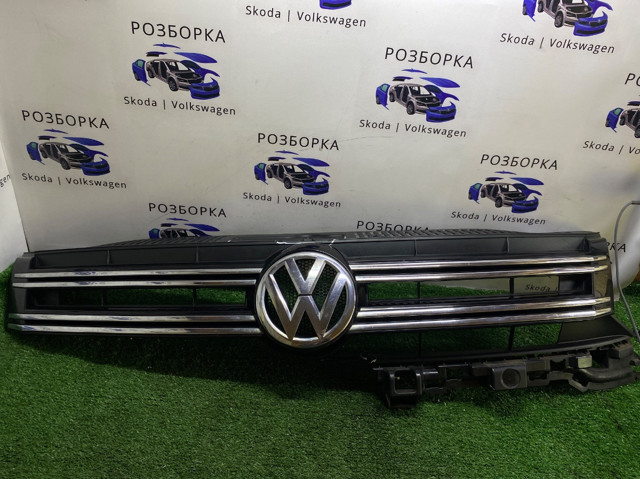 Облицовка радиатора 5N0853651H9B9 VAG