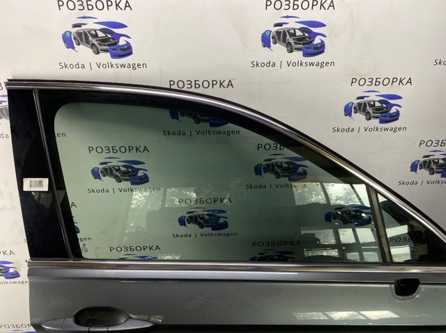 Стекло пассажирской двери 5NN845202A VAG