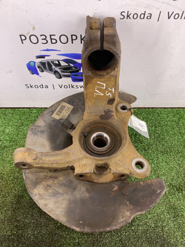 Цапфа поворотная левая 7H0407257G VAG