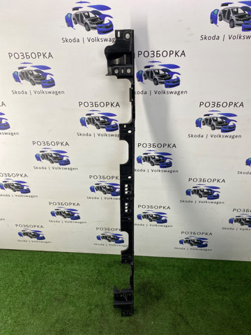 Кронштейн бампера заднего, центральный 7H0807723 VAG