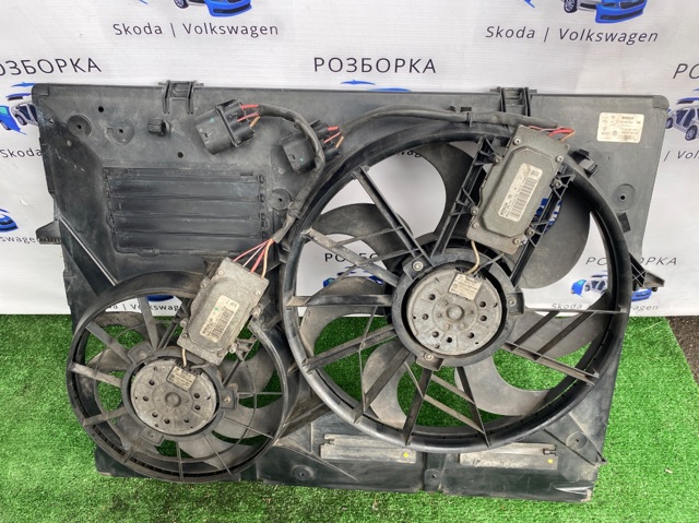 Рамка радиатора охлаждения 7L0121207D VAG