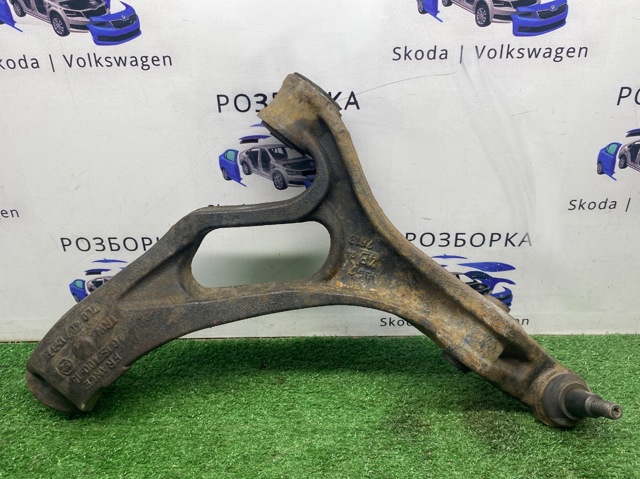 Рычаг передней подвески нижний левый 7L0407153B VAG