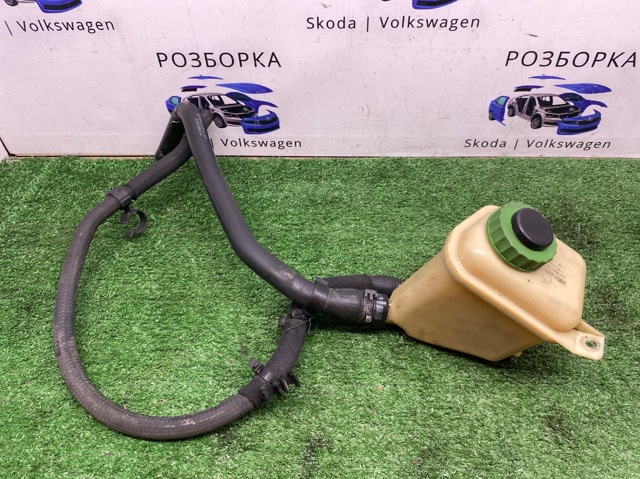 Бачок и трубопроводы 7L5422371 VAG