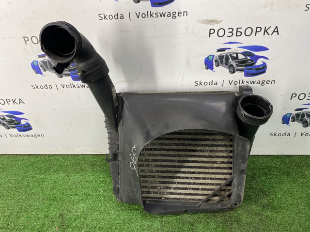 Радиатор интеркуллера 7L6145803C VAG