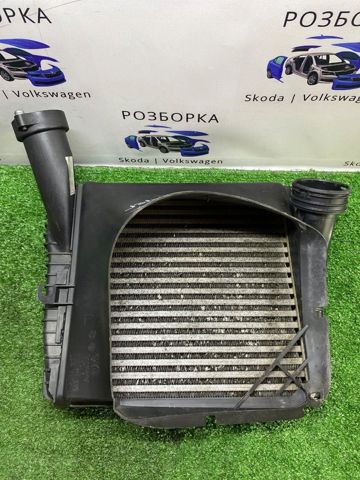 Охладитель наддувочного воздуха 7L6145803H VAG