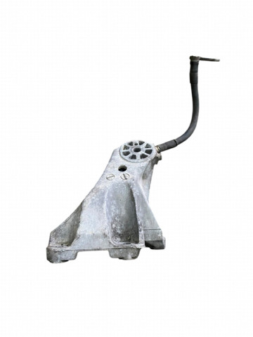 Кронштейн подушки (опоры) двигателя, правой 7L6199308D VAG