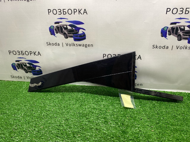 Накладка двери задней левой вертикальная 7P6839903 VAG